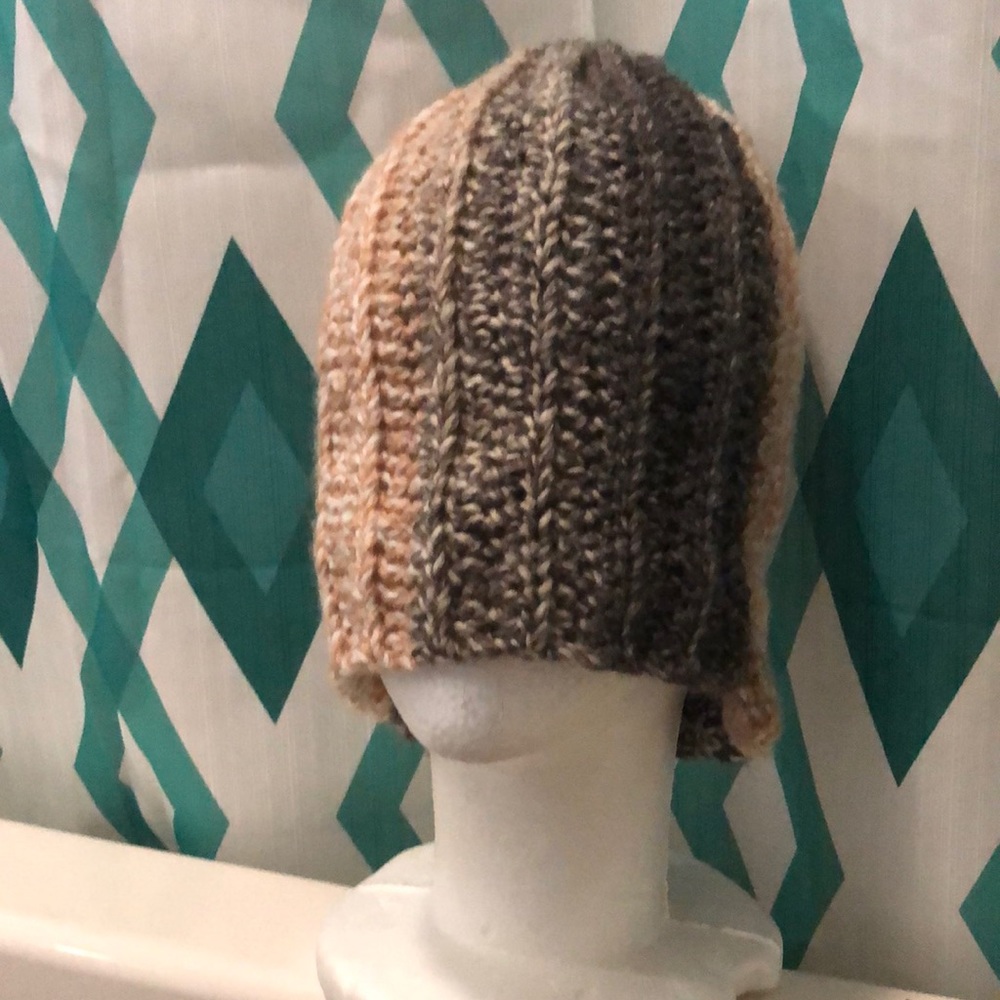 Super cute fall/winter hat - Picture 4 of 4